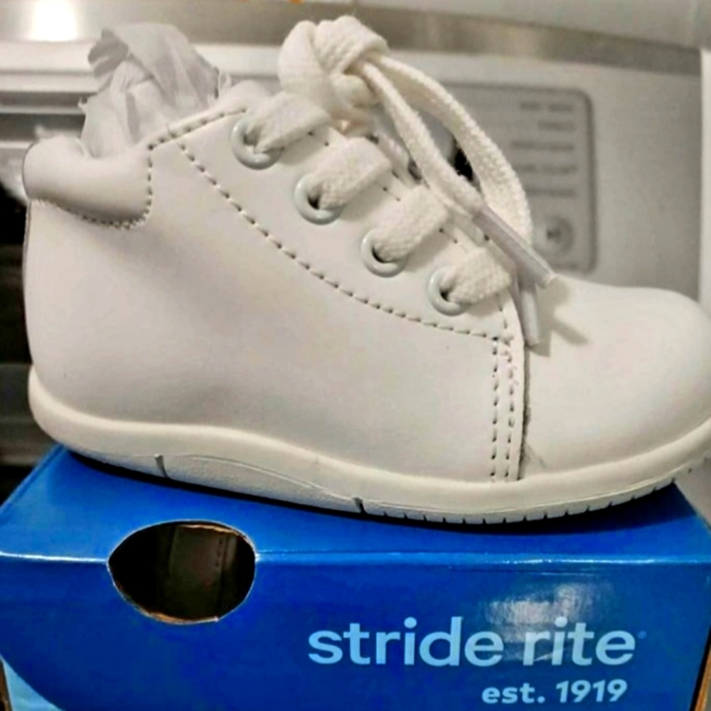 NEW Stride Rite